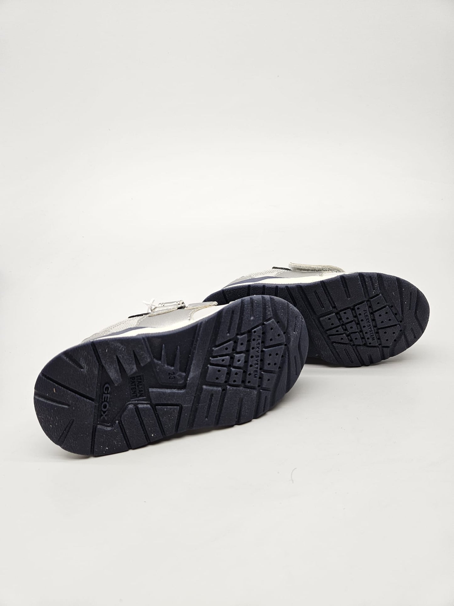 GEOX NOVI ORIGINAL PATIKI BR 23