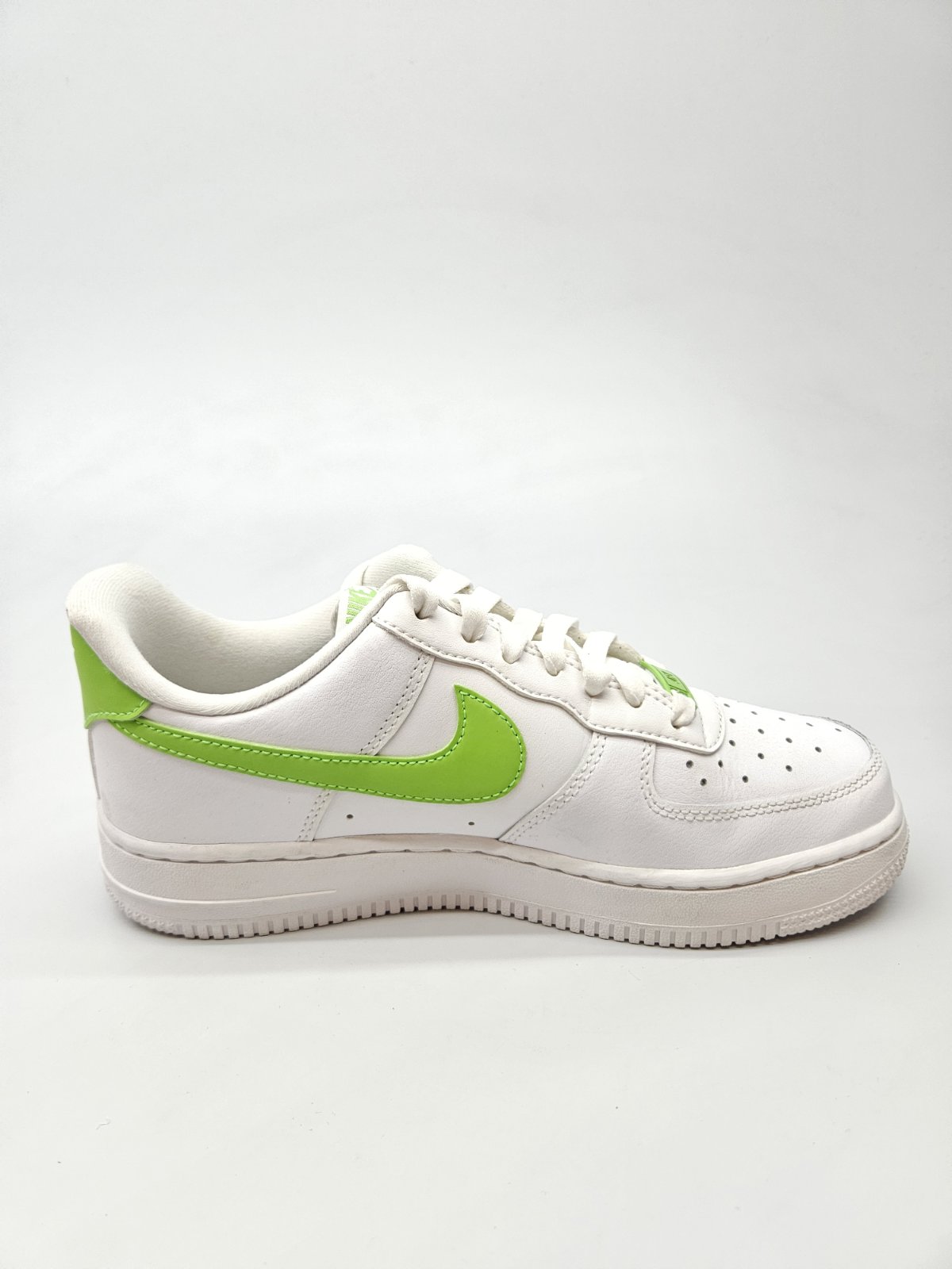 NIKE AF1 NOVI ORIGINAL PATIKI BR 39