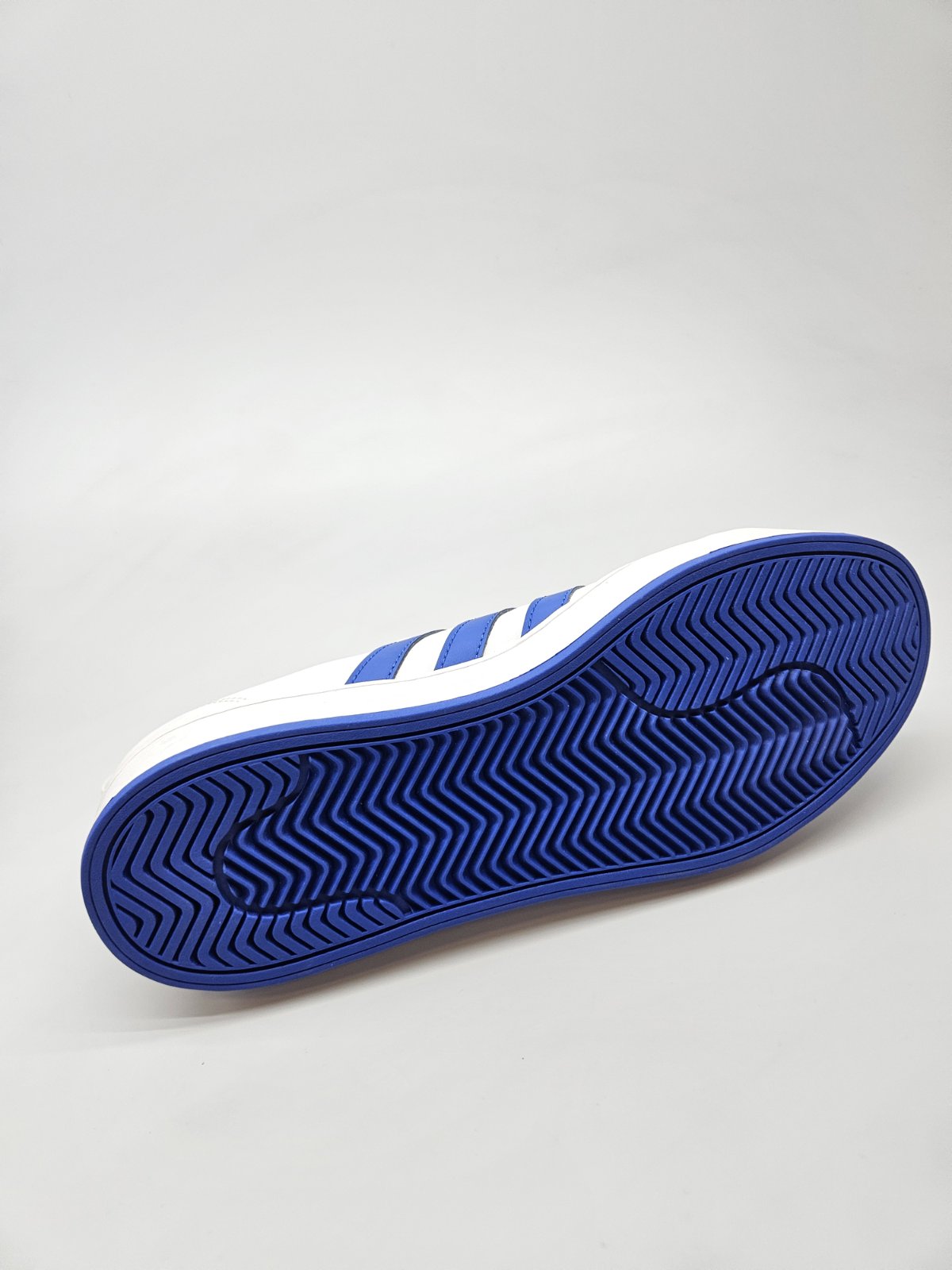 ADIDAS NOVI ORIGINAL PATIKI BR 43