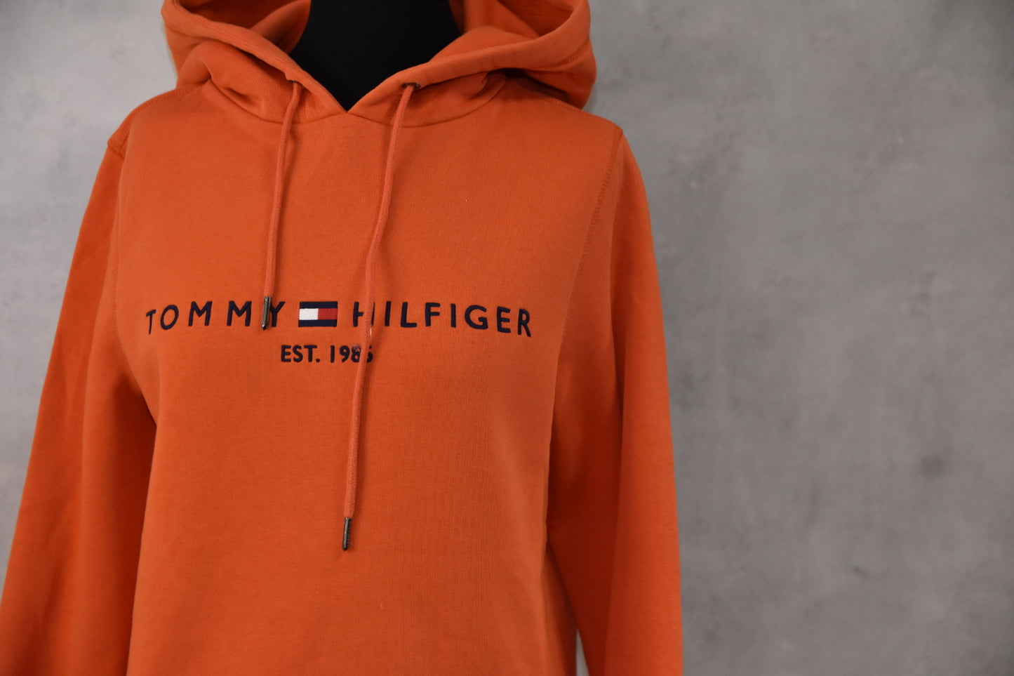 TOMY HILFIGER ZENSKA DUKSERKA GOLEMINA M