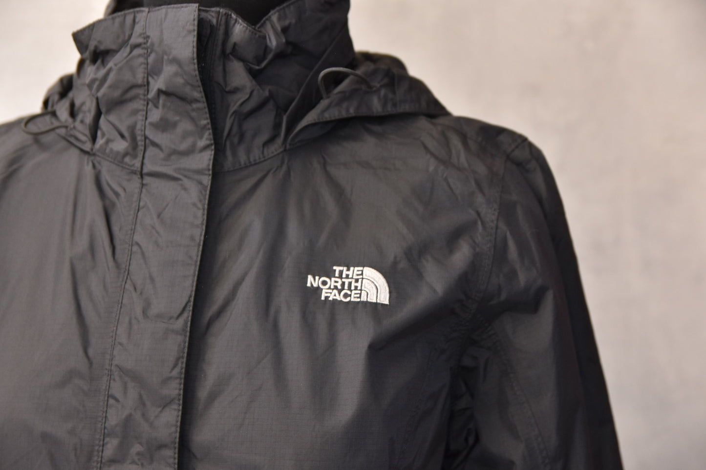 THE NORTH FACE ZENSKA VODOOTPORNA PROLETNA JAKNA GOLEMINA XL