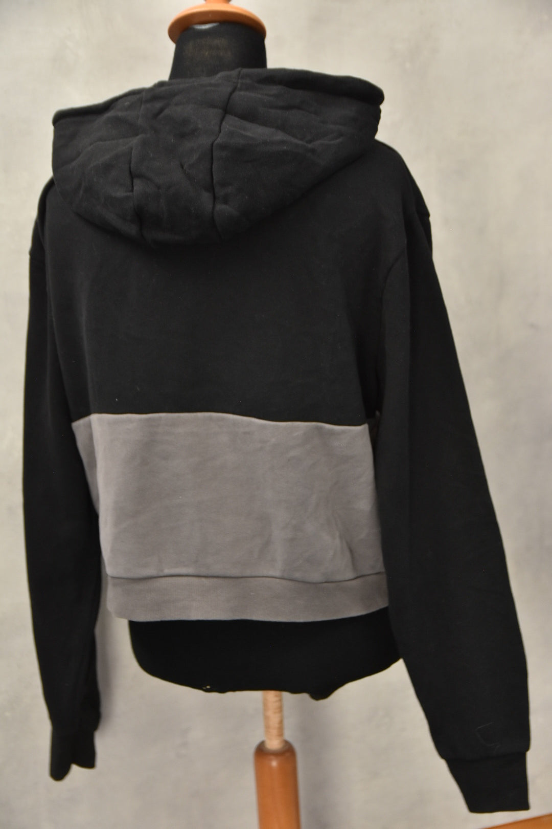 ELLESSE ZENSKA DUKSERKA GOLEMINA M