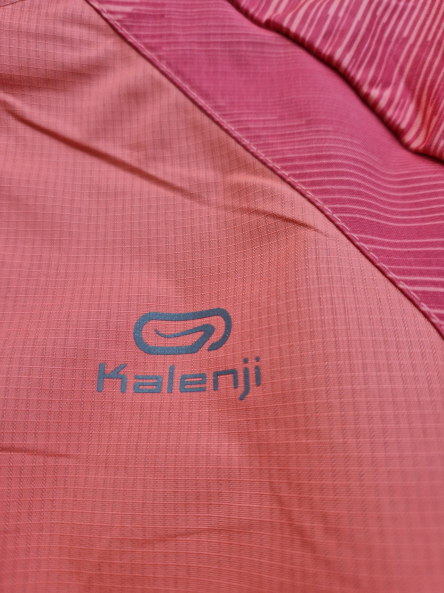 ZENSKA VODOODPORNA JAKNA GOLEMINA M