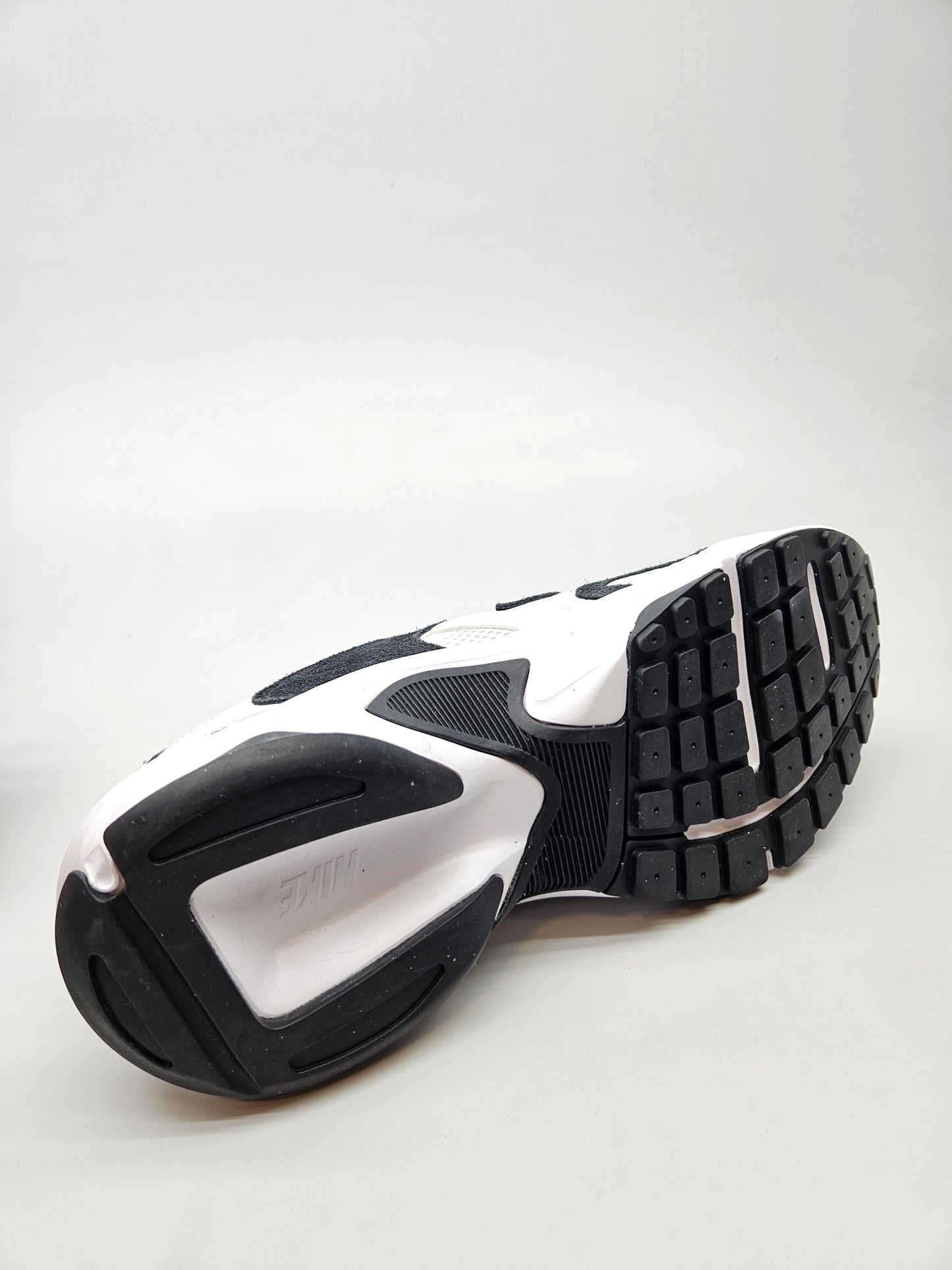 NIKE NOVI ORIGINAL PATIKI BR 43
