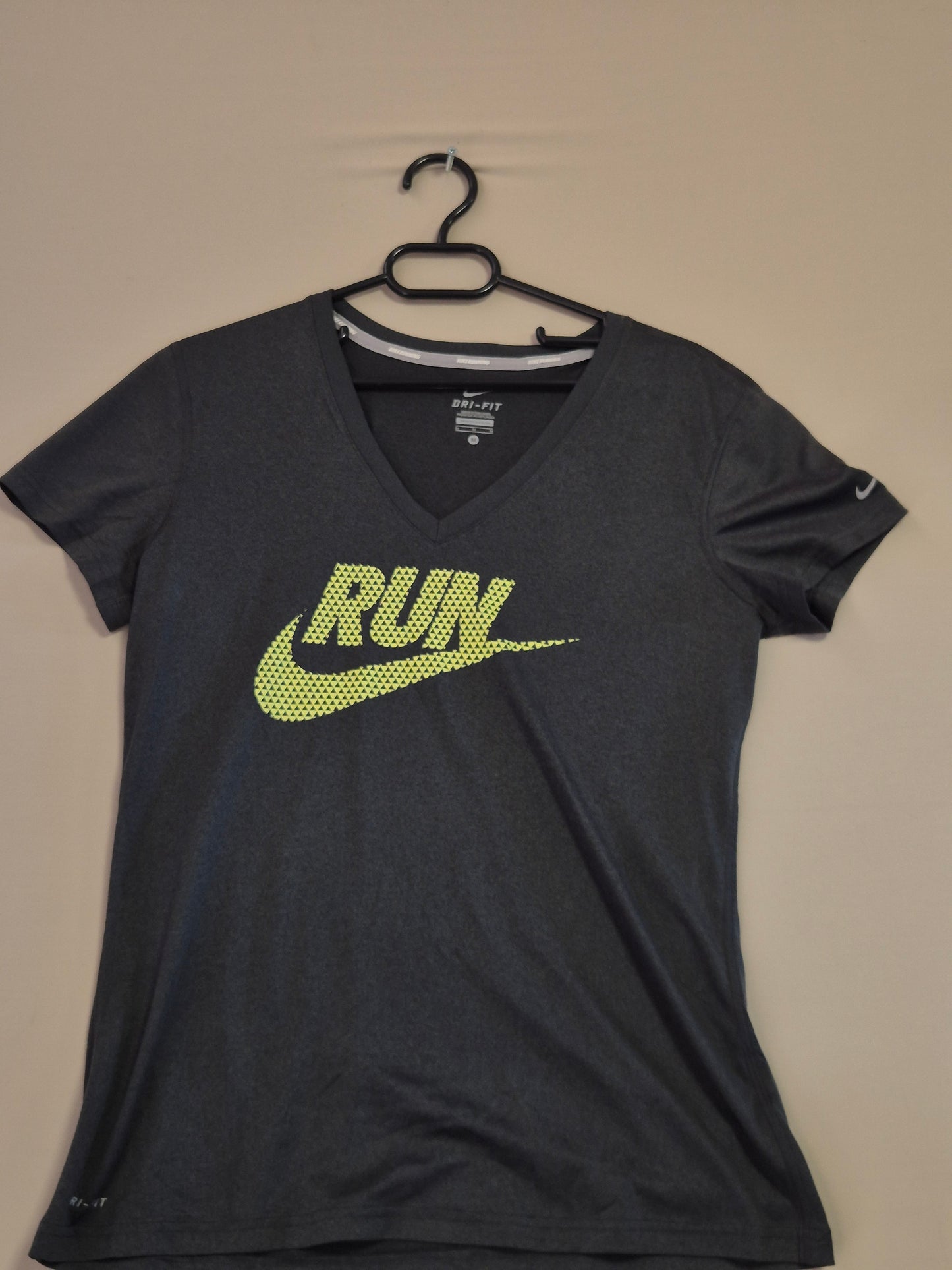 NIKE ZENSKA MAICA GOLEMINA M