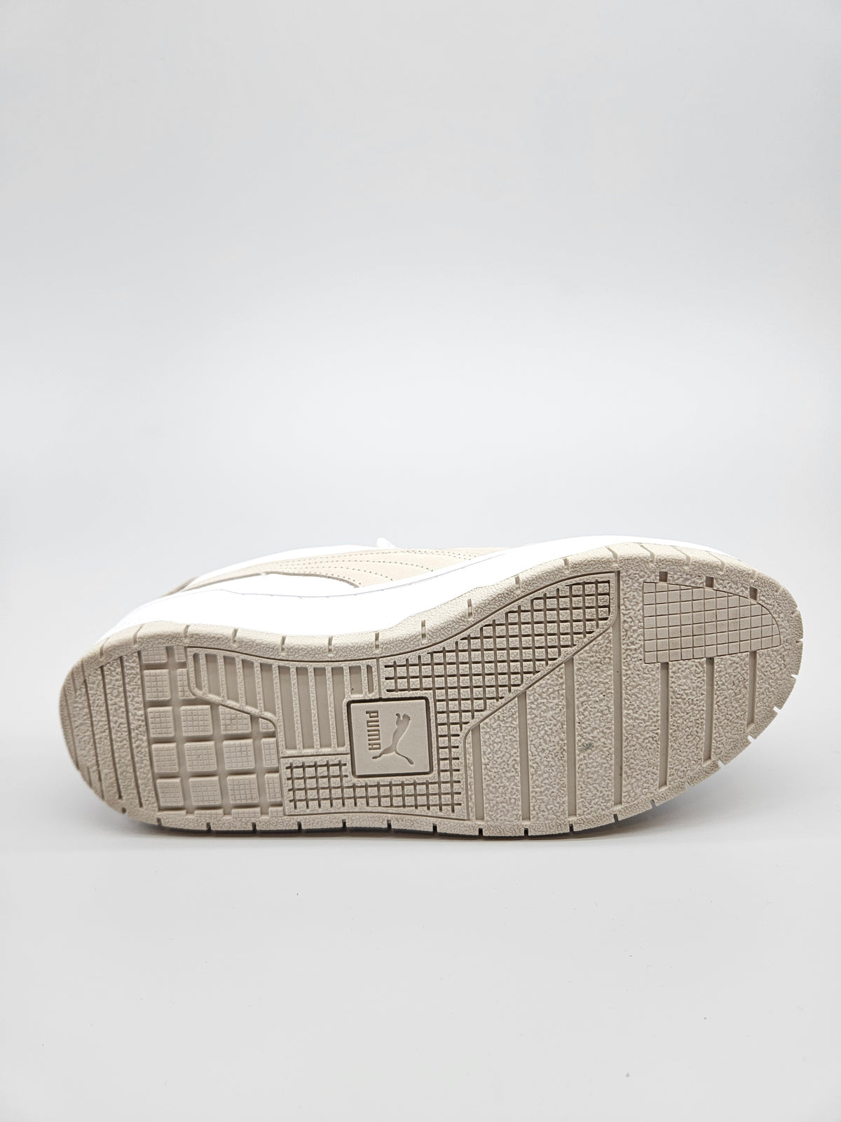 PUMA NOVI ORIGINAL PATIKI BR 40.5
