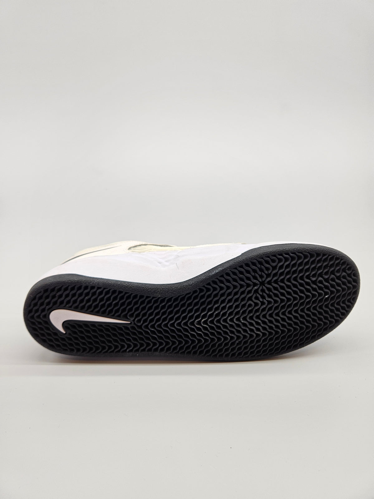 NIKE NOVI ORIGINAL PATIKI BR 36