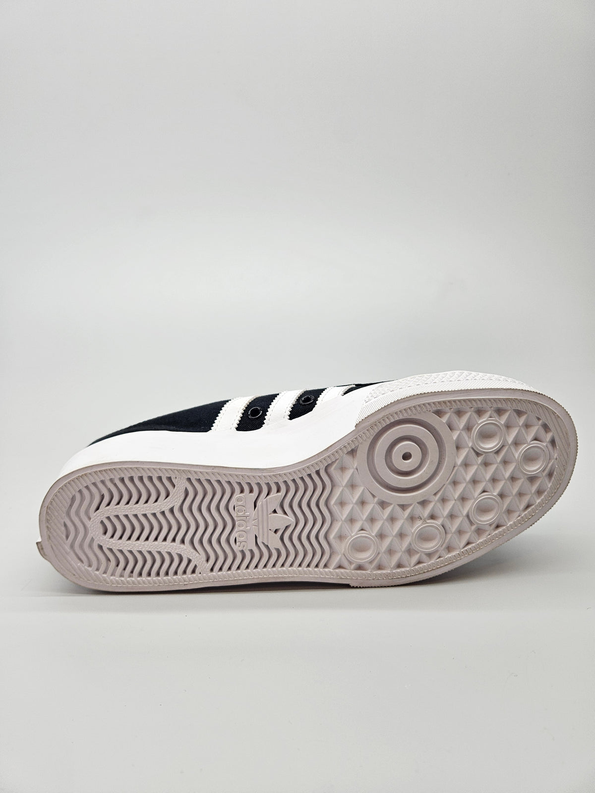 ADIDAS NOVI ORIGINAL PATIKI BR 40