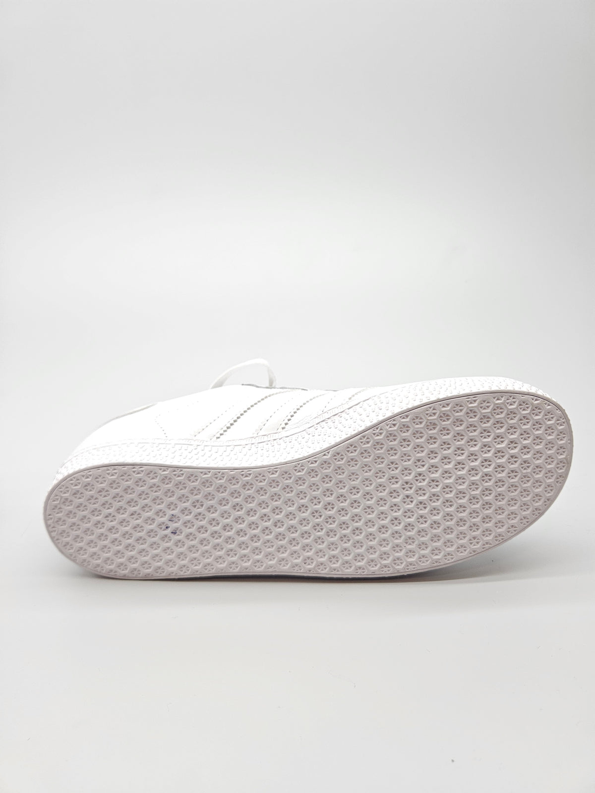 ADIDAS NOVI ORIGINAL PATIKI BR 37.5