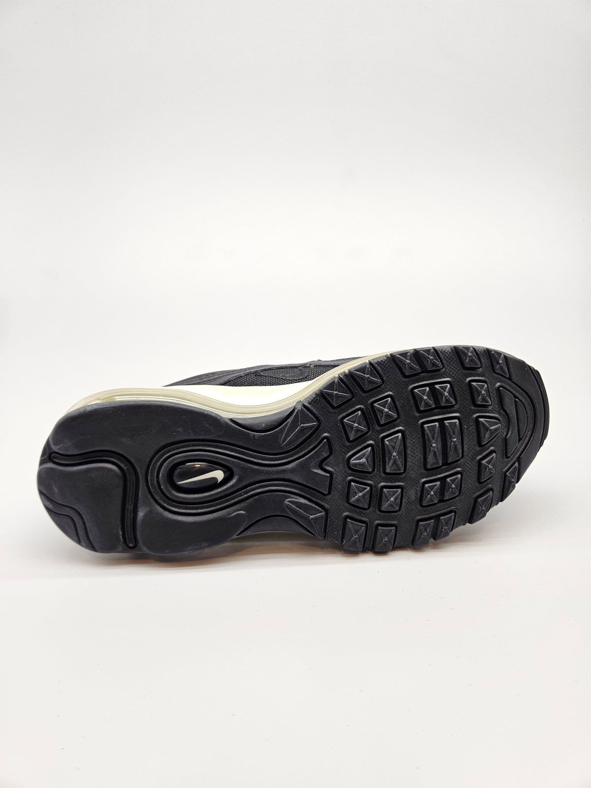NIKE AIRMAX NOVI ORIGINAL PATIKI BR 36.5