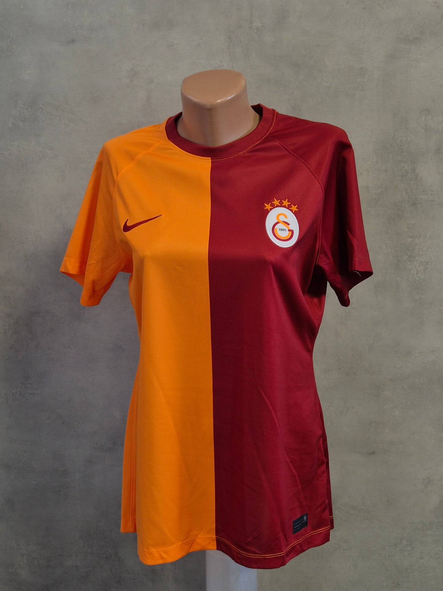 NIKE ZENSKA MAICA GOLEMINA L