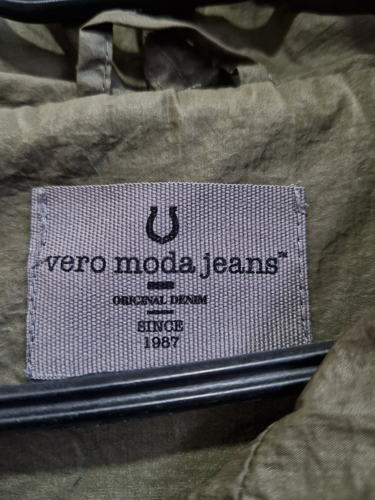 ZENSKA JAKNA GOLEMINA XS