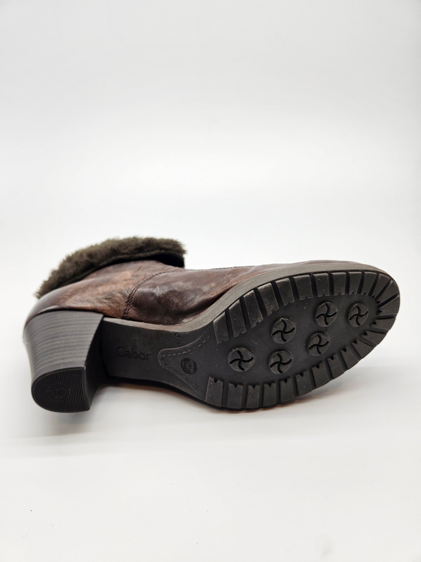 GABOR NOVI ORIGINAL KOZNI CIZMI BR 39.5