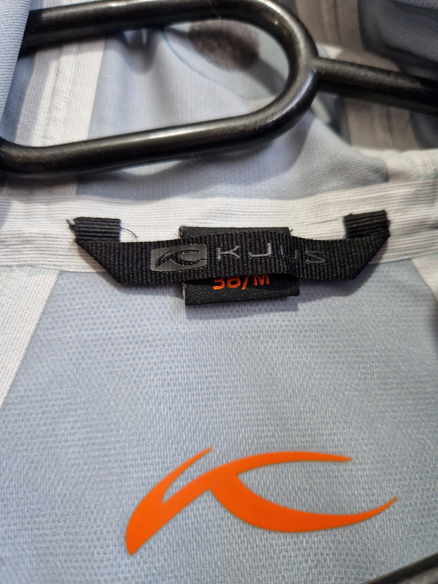 ZENSKA VODOODPORNA JAKNA GOLEMINA M