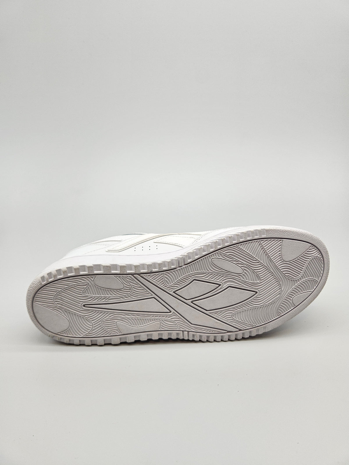 REEBOK NOVI ORIGINAL KOZNI PATIKI BR 44.5