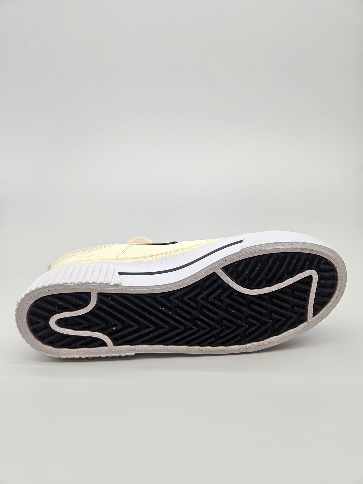 NIKE NOVI ORIGINAL PATIKI BR 40