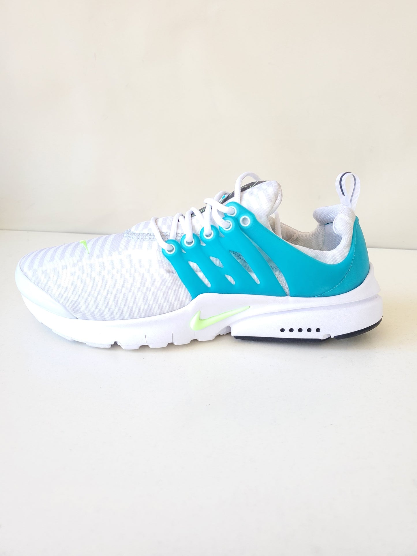 NIKE ORIGINAL KOZNI PATIKI BR 38 CM 24