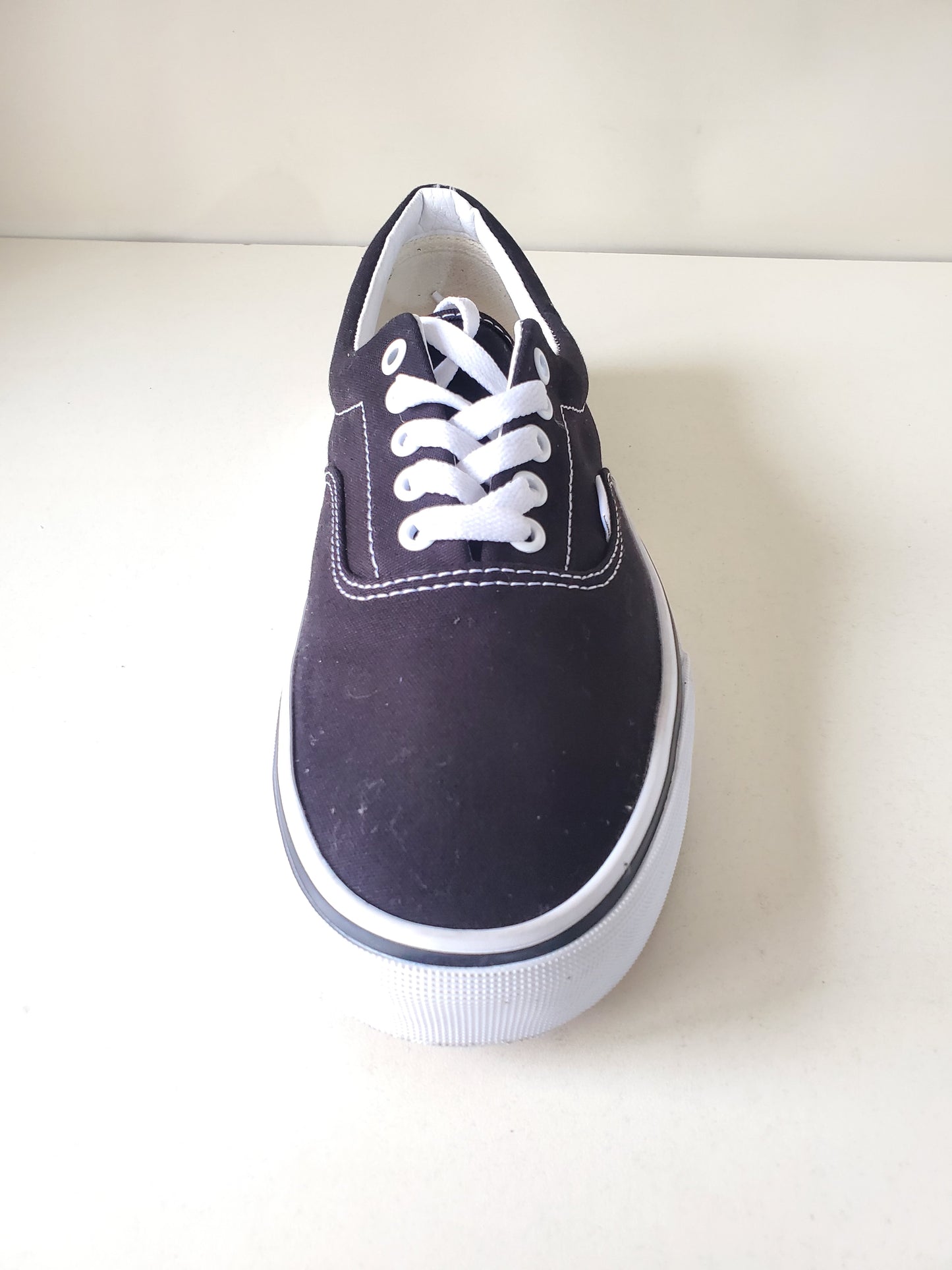 VANS NOVI ORIGINAL PATIKI BR 42.5 CM 27.5