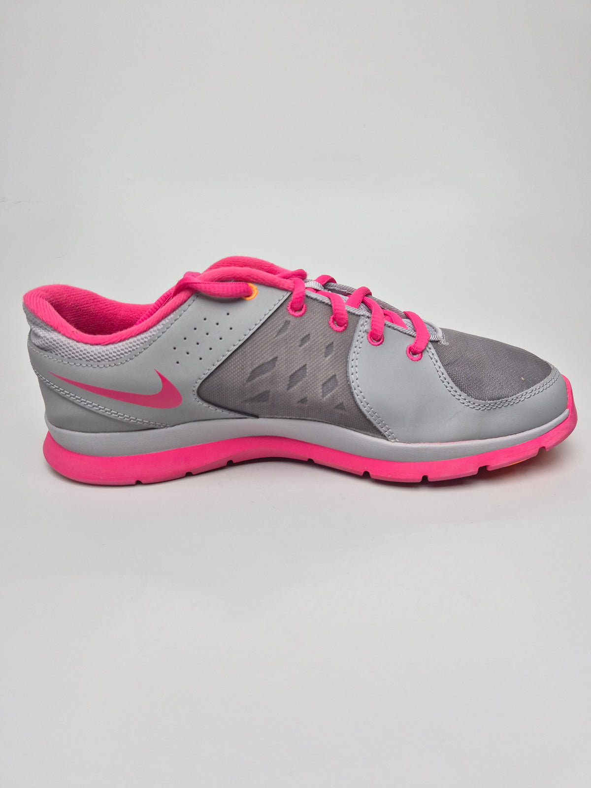 NIKE NOVI ORIGINAL PATIKI BR 40.5