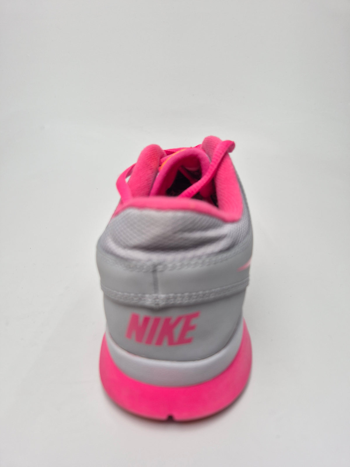 NIKE NOVI ORIGINAL PATIKI BR 40.5