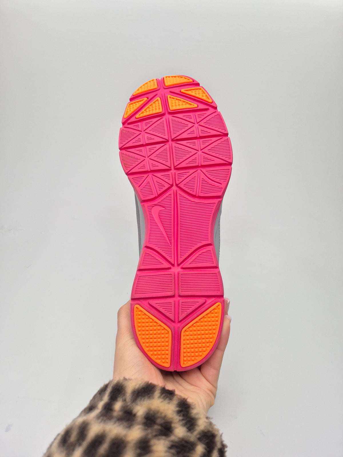 NIKE NOVI ORIGINAL PATIKI BR 40.5