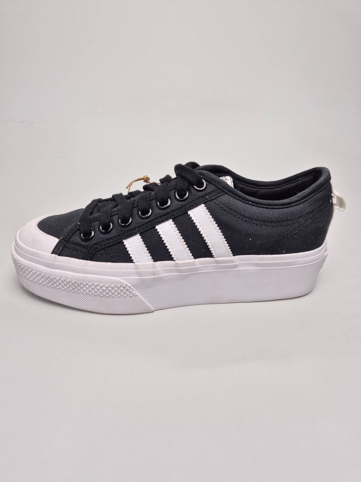 ADIDAS NOVI ORIGINAL PATIKI BR 40