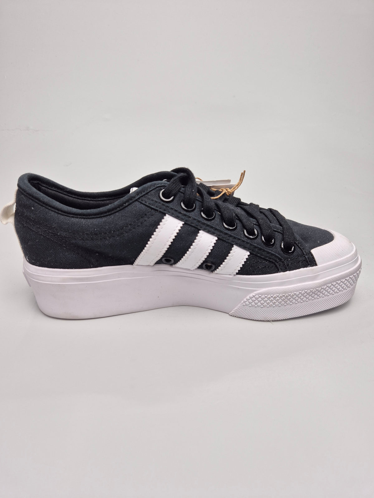 ADIDAS NOVI ORIGINAL PATIKI BR 40