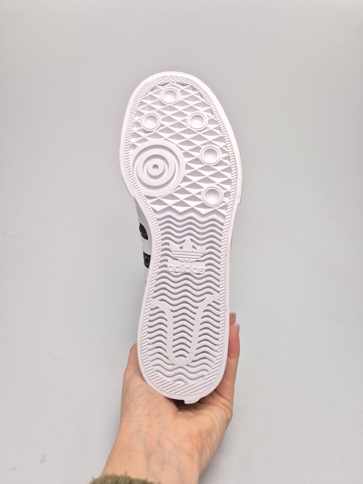 ADIDAS NOVI ORIGINAL PATIKI BR 40