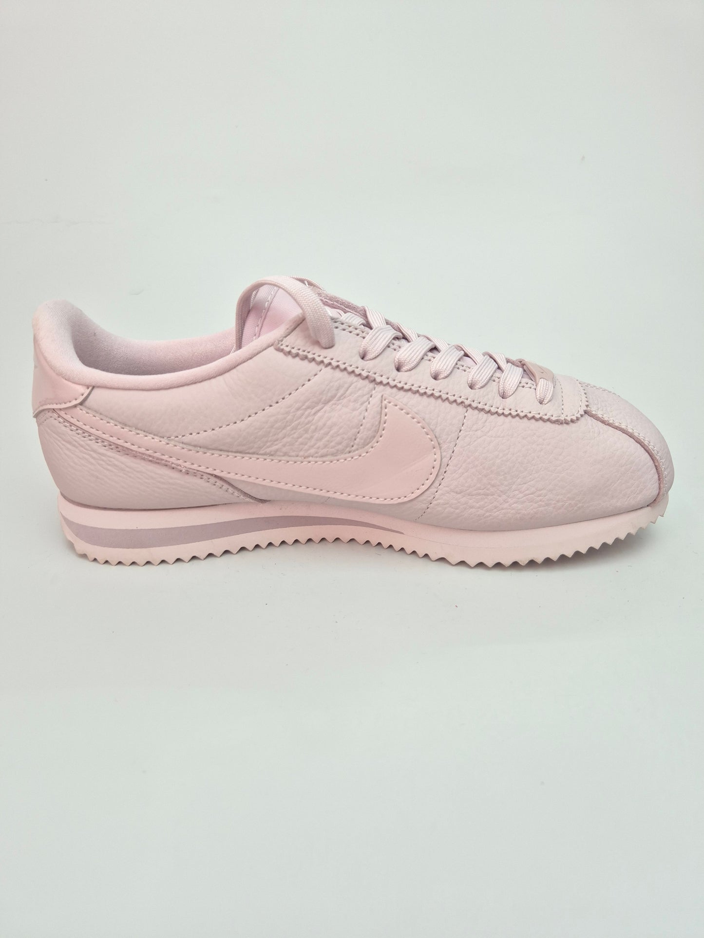 NIKE NOVI ZENSKI ORIGINAL PATIKI BR 38