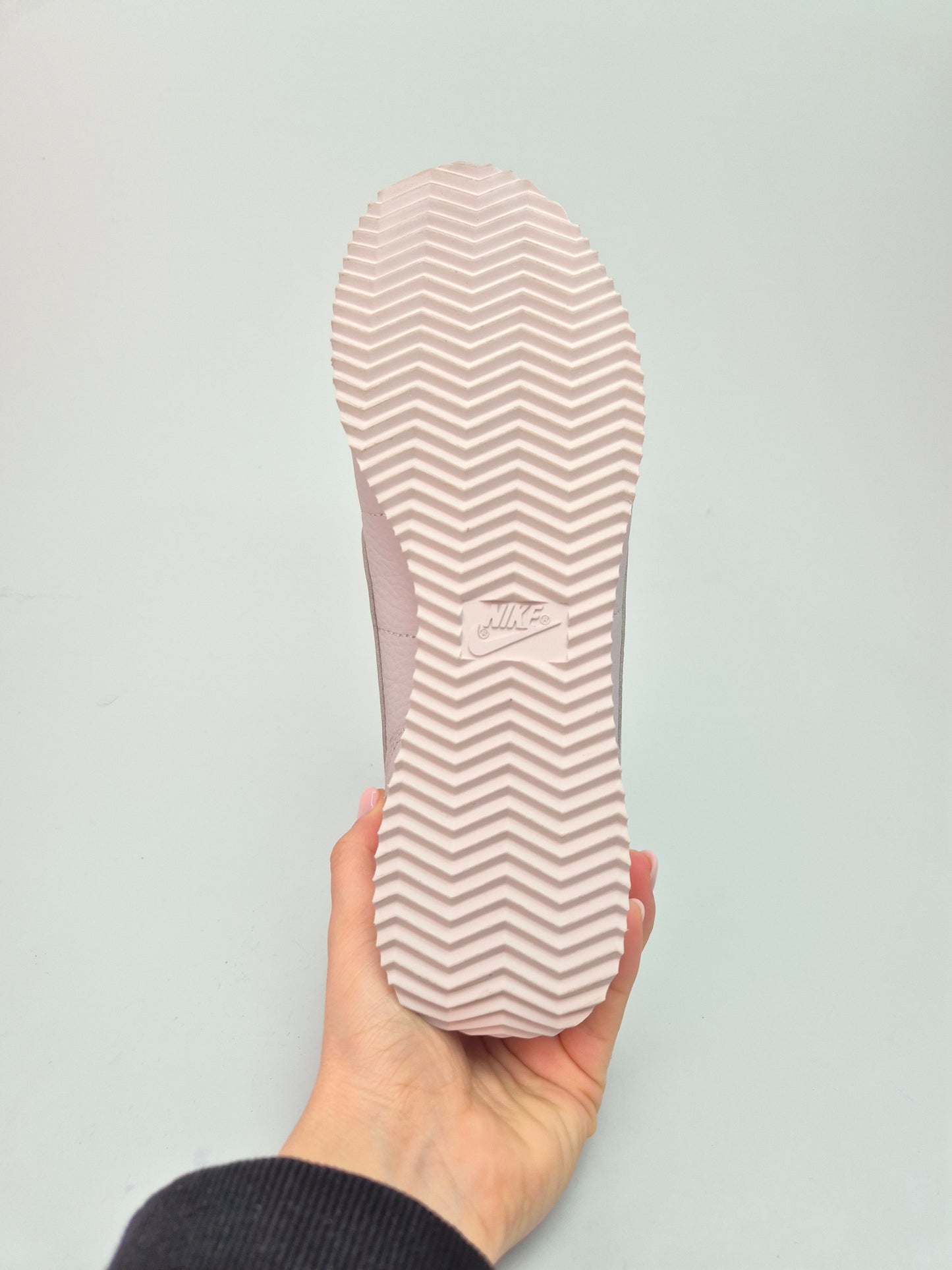 NIKE NOVI ZENSKI ORIGINAL PATIKI BR 38