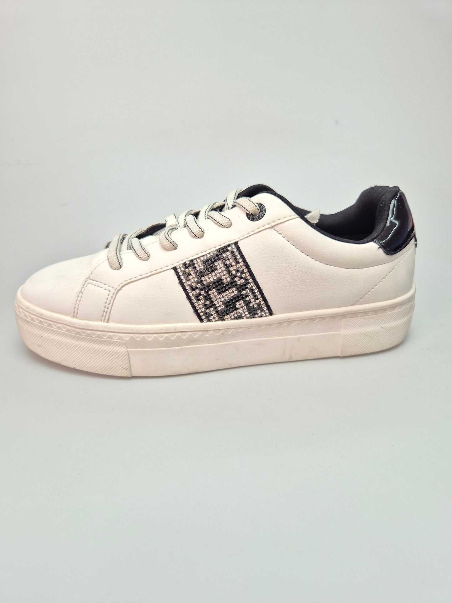 TAMARIS NOVI ORIGINAL KOZNI PATIKI BR 39