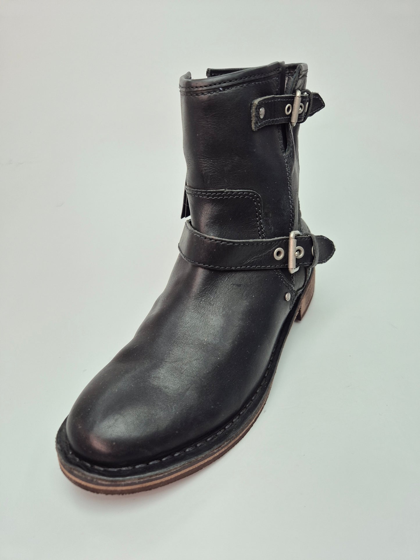 UGG AUSTRALIA ORIGINAL NOVI KOZNI CIZMI BR 38