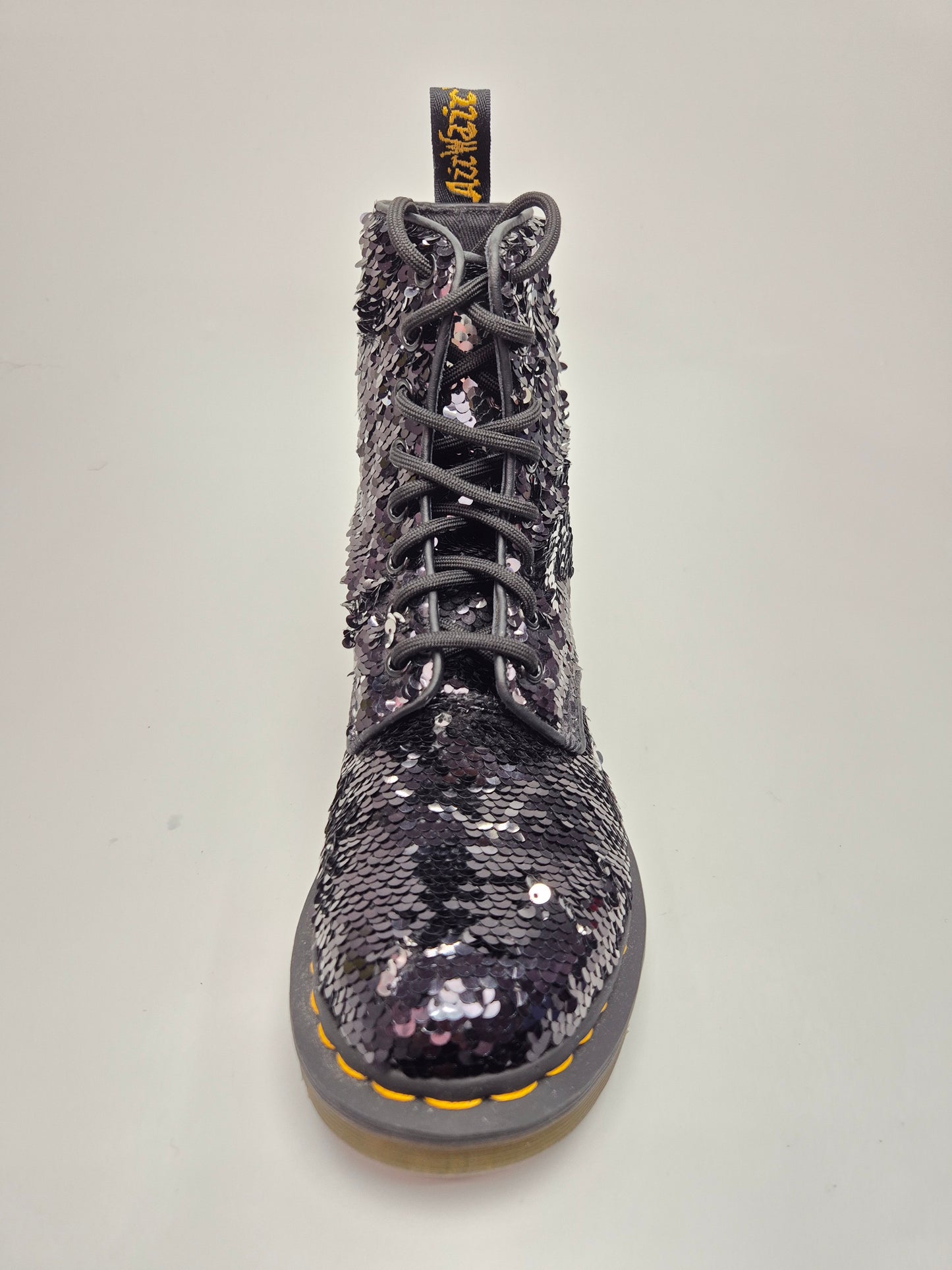 DR MARTENS NOVI ORIGINAL ZENSKI CIZMI BR 37