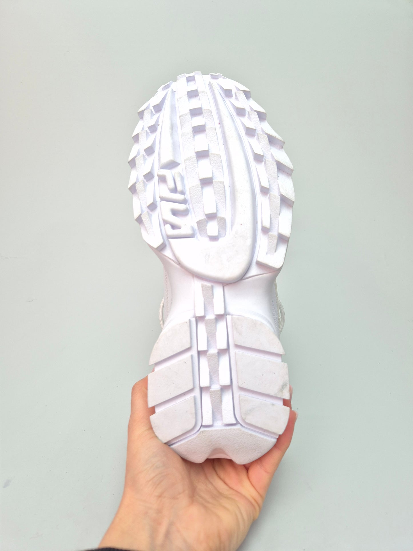 FILA NOVI ORIGINAL ZENSKI PATIKI BR 42.5