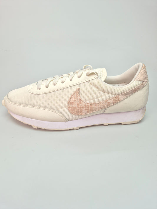 NIKE NOVI ORIGINAL ZENSKI PATIKI BR 41