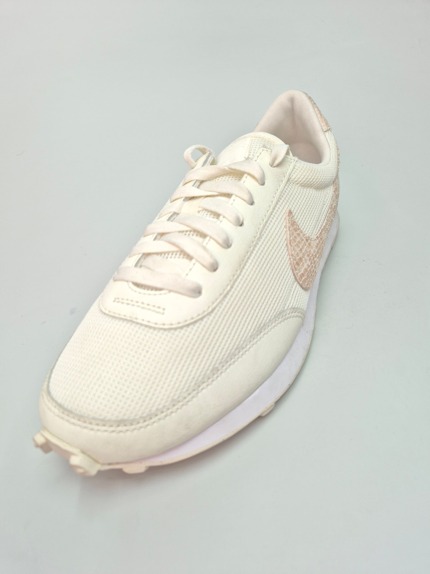 NIKE NOVI ORIGINAL ZENSKI PATIKI BR 41