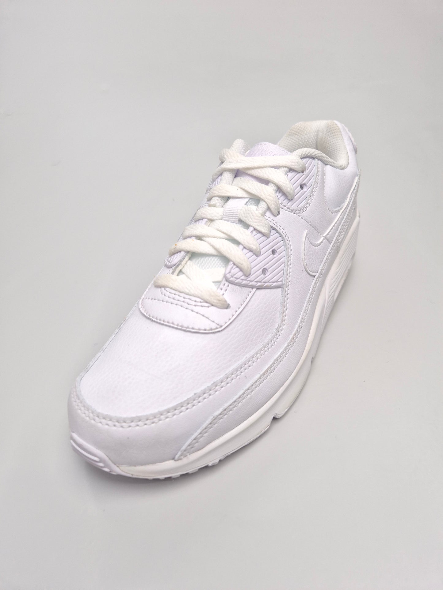 NIKE AIRMAX NOVI ORIGINAL PATIKI BR 39