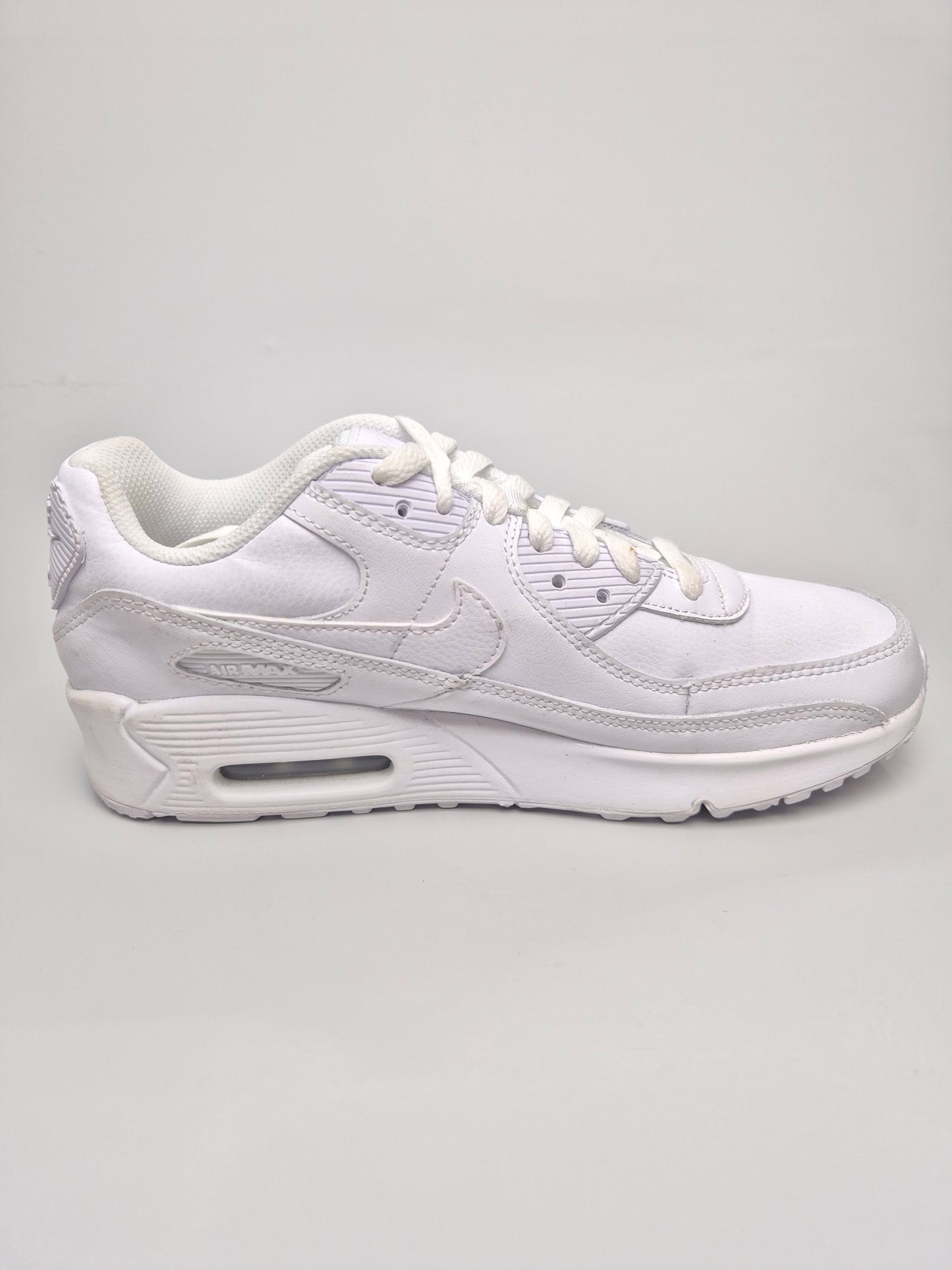 NIKE AIRMAX NOVI ORIGINAL PATIKI BR 39