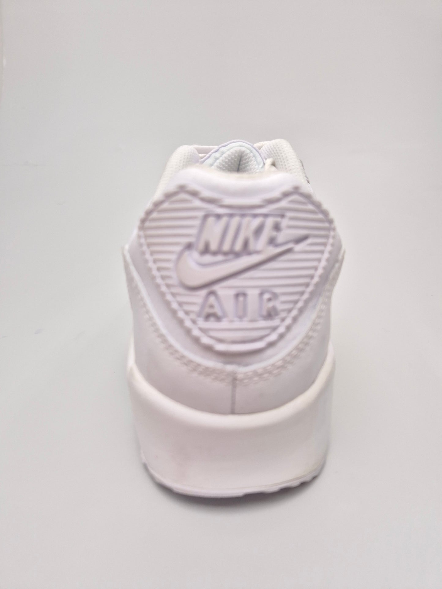 NIKE AIRMAX NOVI ORIGINAL PATIKI BR 39