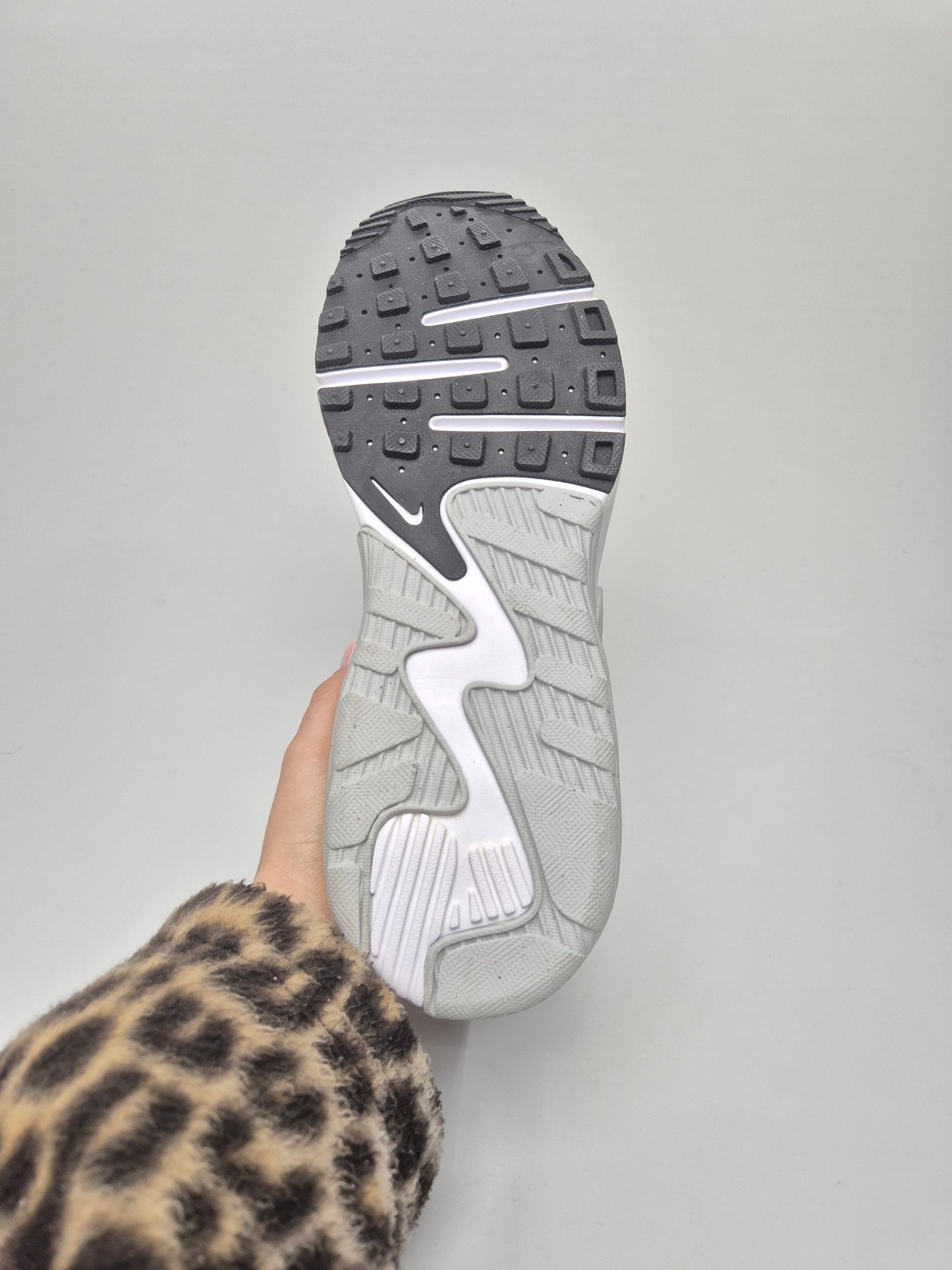 NIKE AIRMAX NOVI ORIGINAL PATIKI BR 41