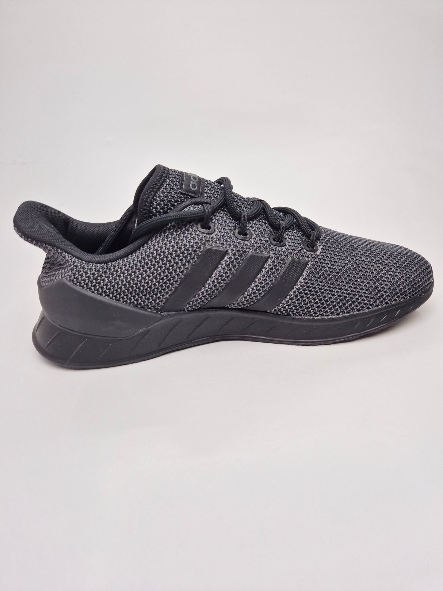 ADIDAS NOVI ORIGINAL PATIKI BR 43
