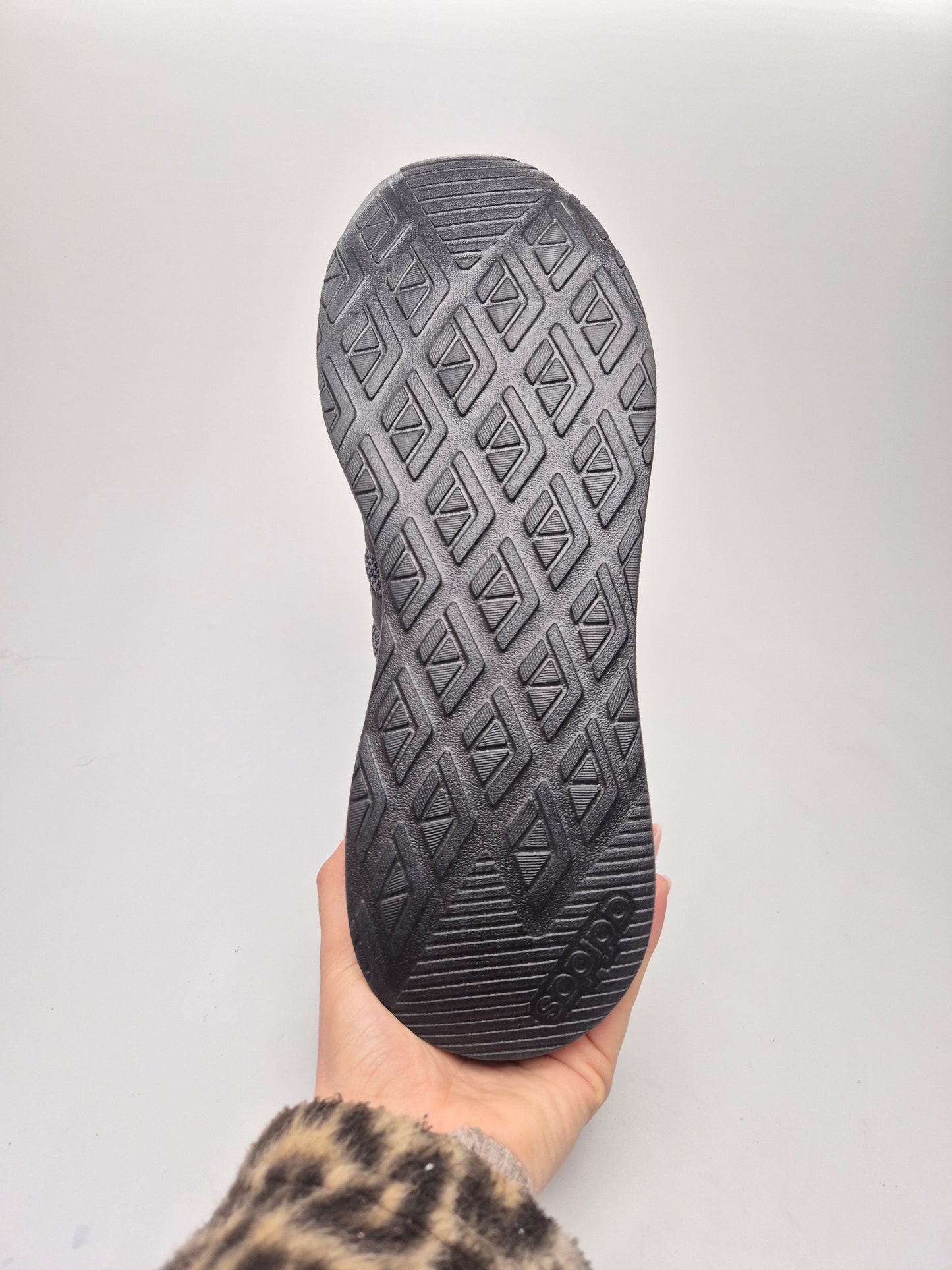 ADIDAS NOVI ORIGINAL PATIKI BR 43