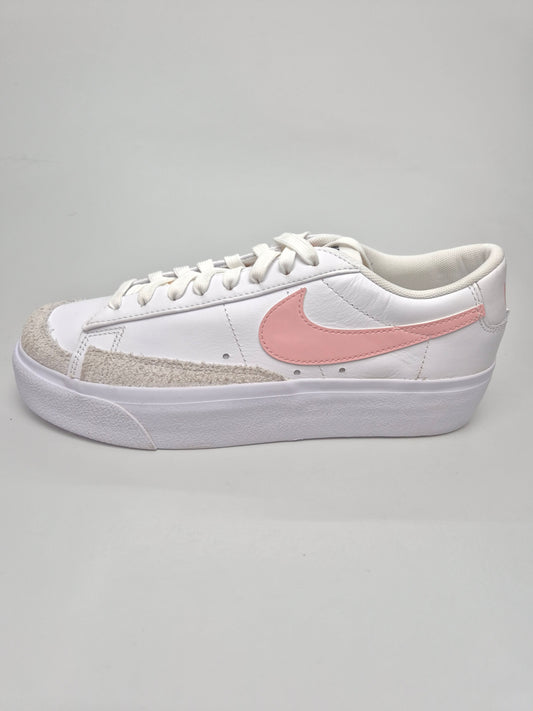 NIKE NOVI ORIGINAL PATIKI BR 40.5
