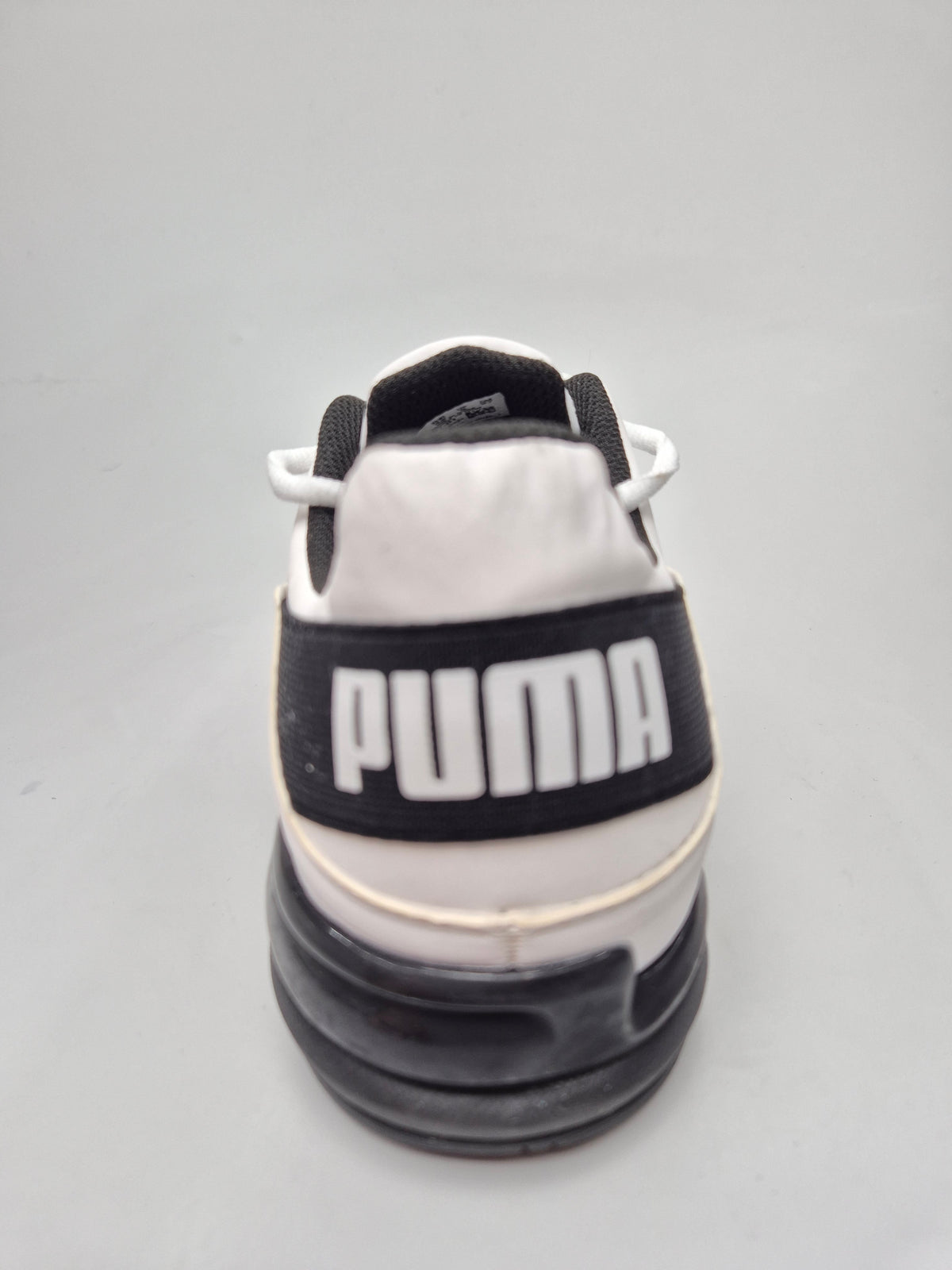 PUMA NOVI ORIGINAL KOZNI PATIKI BR 42