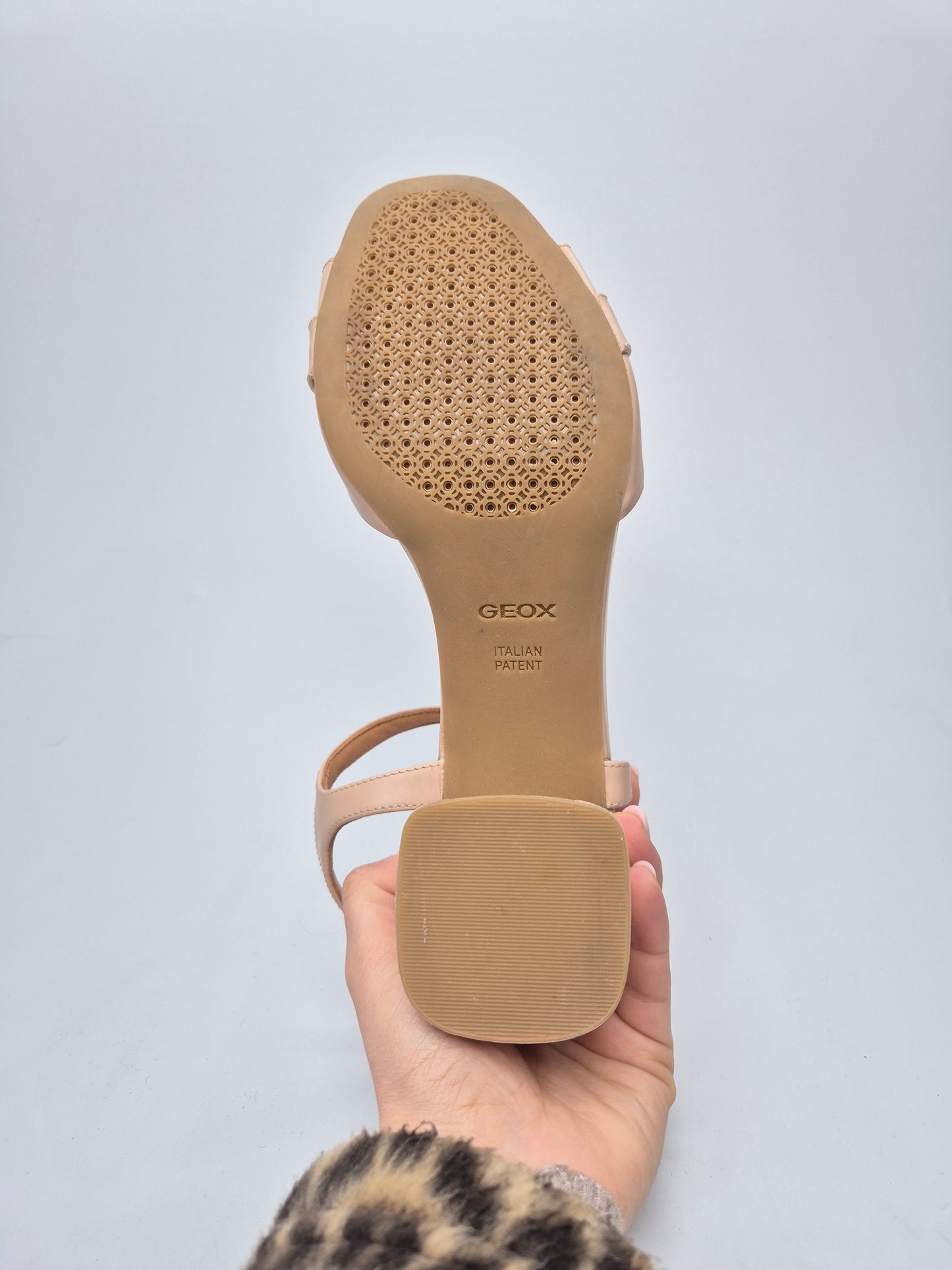 GEOX ORIGINAL NOVI KOZNI SANDALI BR 39