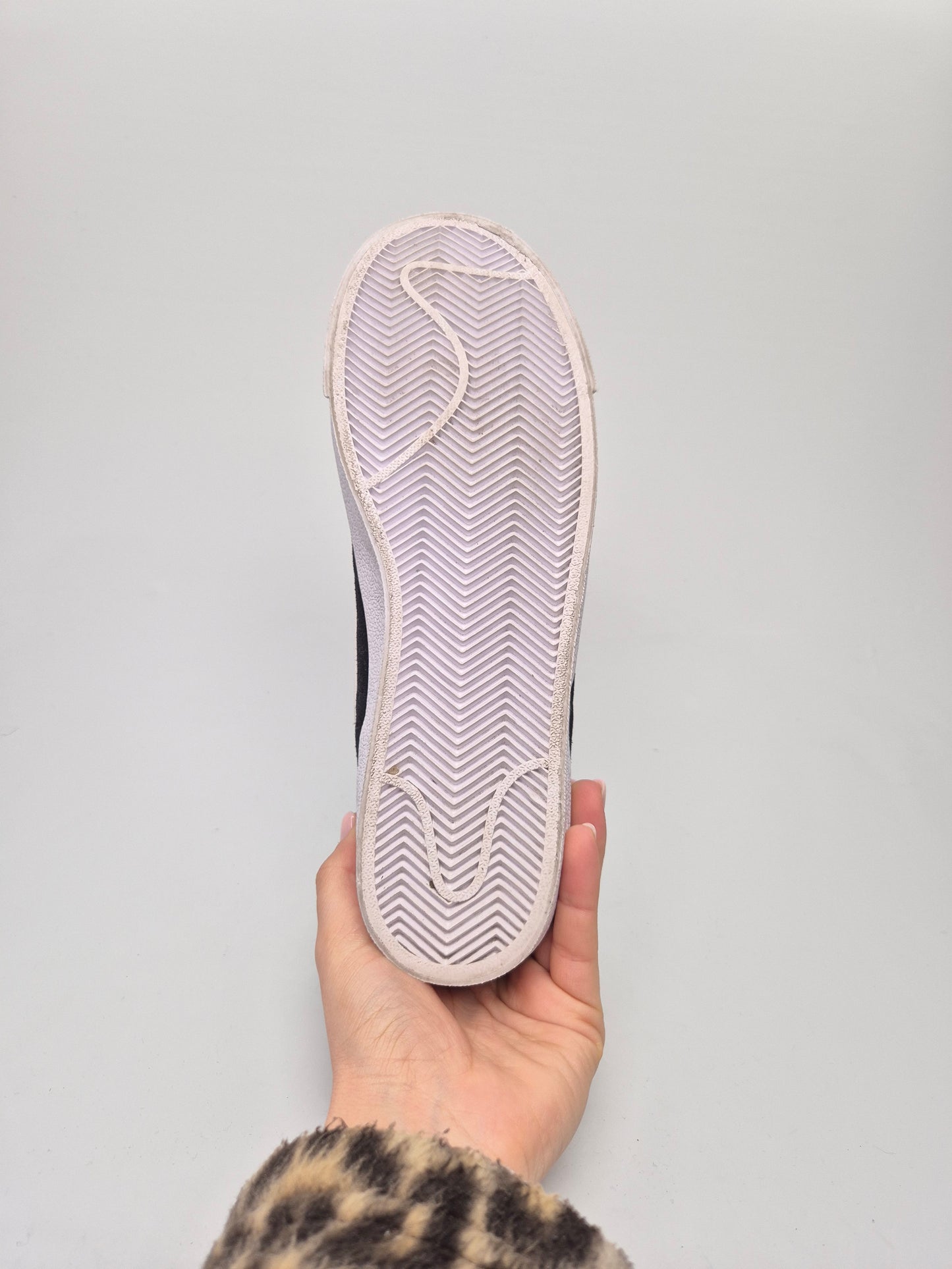 NIKE ORIGINAL KOZNI PATIKI BR 39