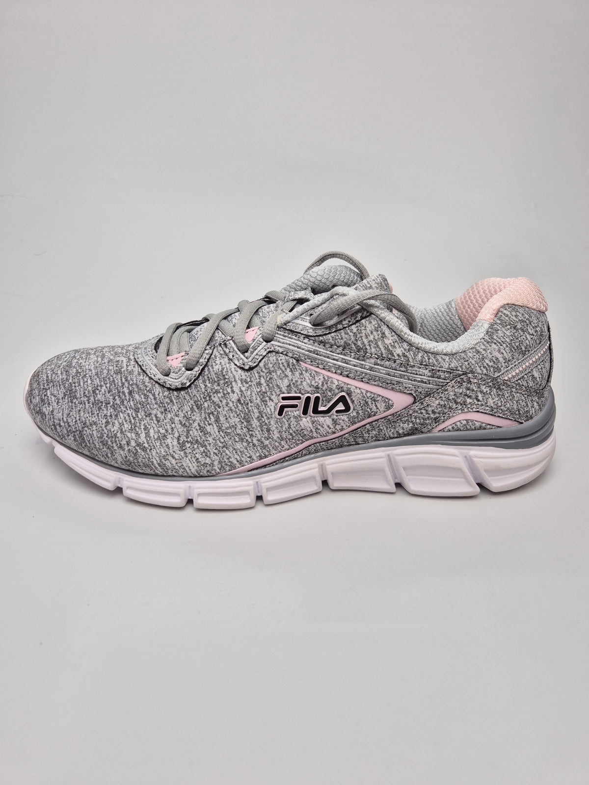 FILA NOVI ORIGINAL PATIKI BR 41.5