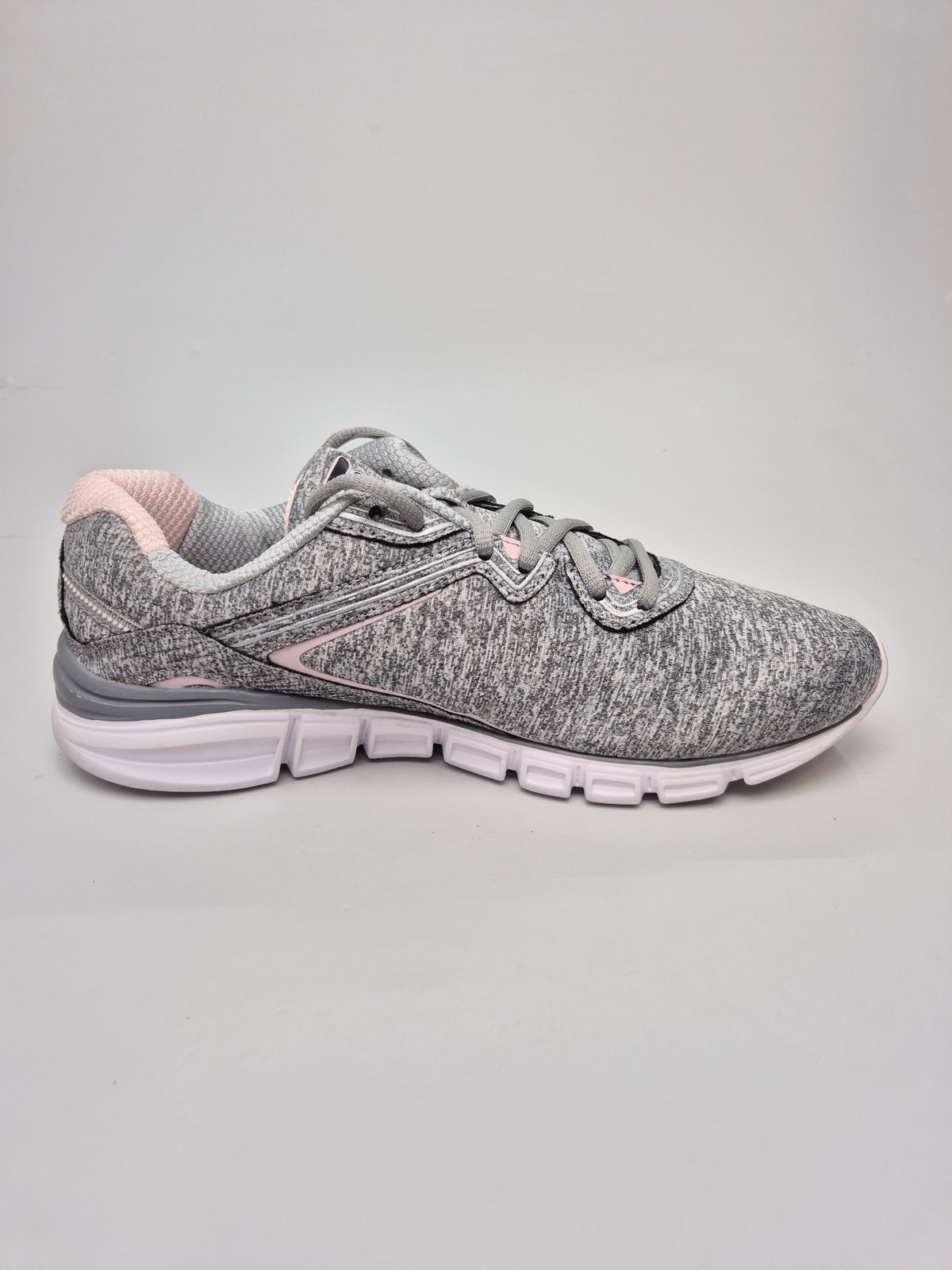 FILA NOVI ORIGINAL PATIKI BR 41.5