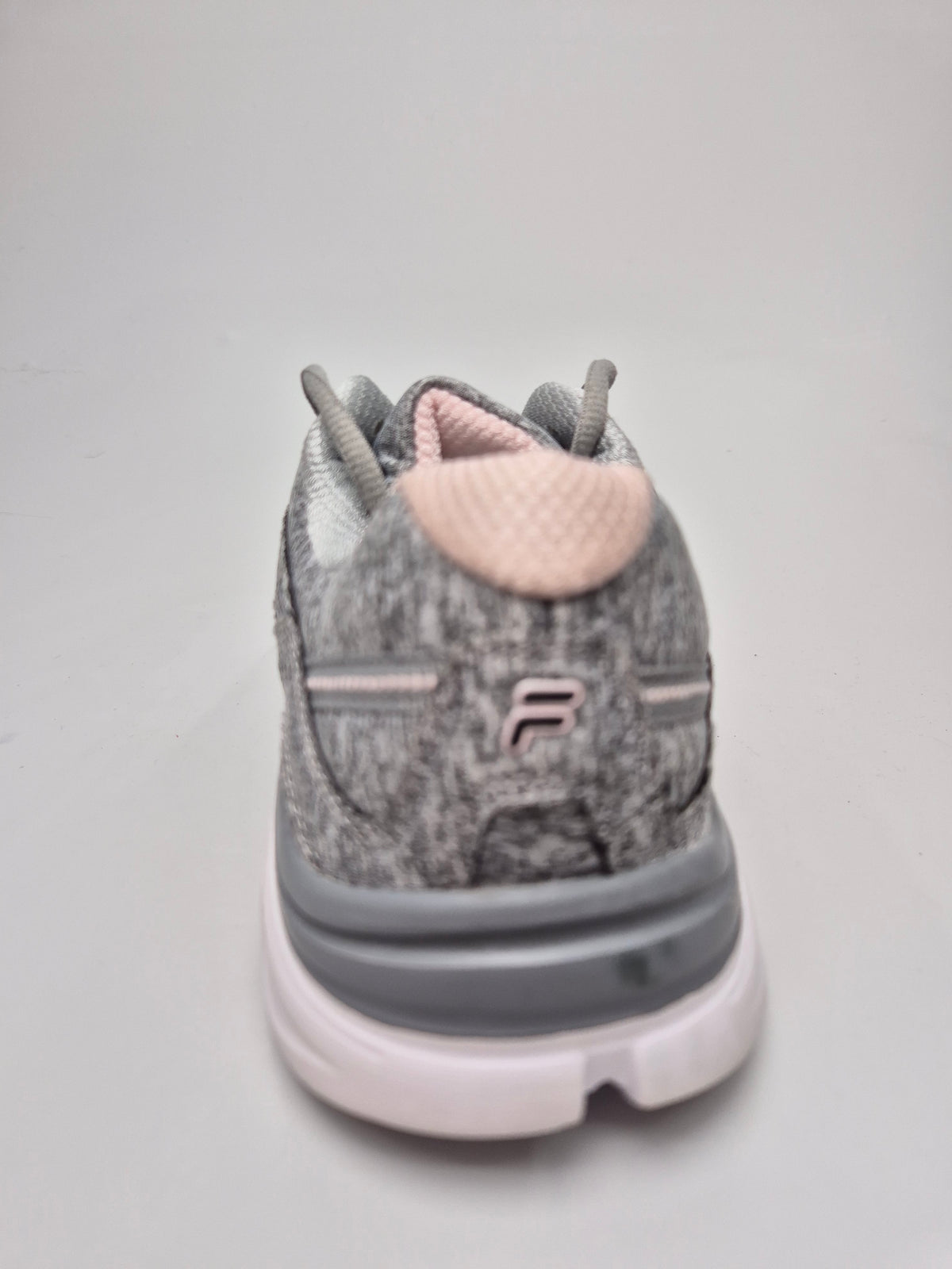 FILA NOVI ORIGINAL PATIKI BR 41.5