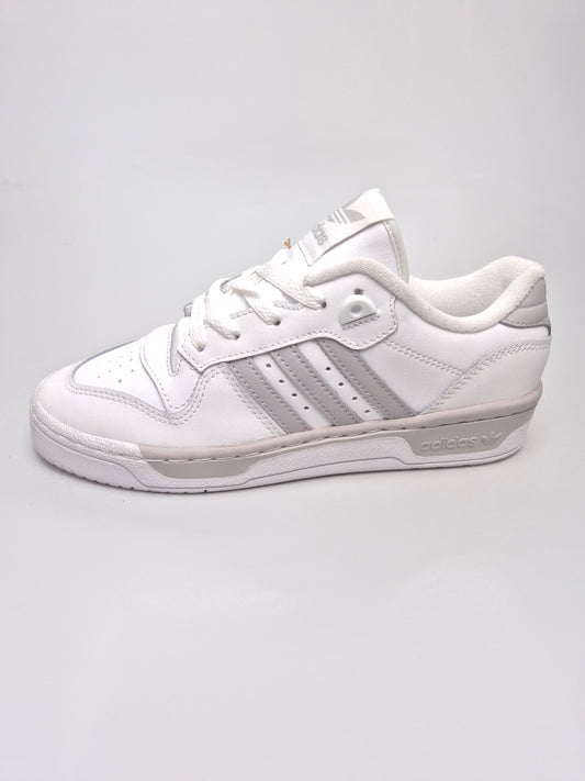 ADIDAS NOVI ORIGINAL PATIKI BR 38.5